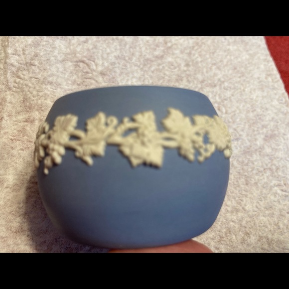 Wedgwood Jasperware Blue/White Salt Pigs set of two - Picture 2 of 5